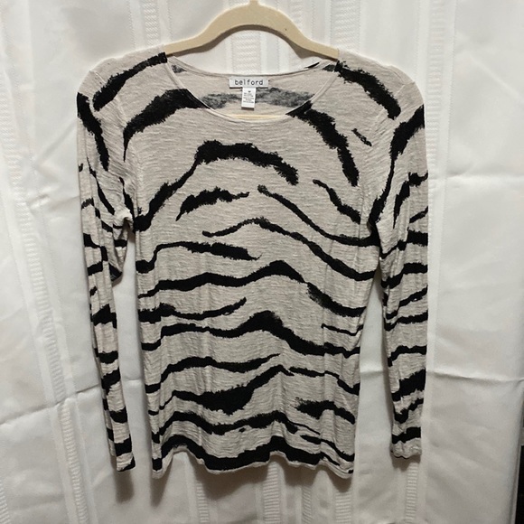 Tops - 🍀Ladies Zebra print top